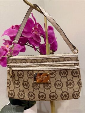 Michael Kors Beige Logo Wristlet clutch MK designer card holder small bag